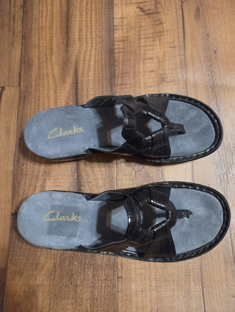 Clarks Stylish Black Slip-On Woven Leather Sandals Sz 8M - Picture 10 of 10